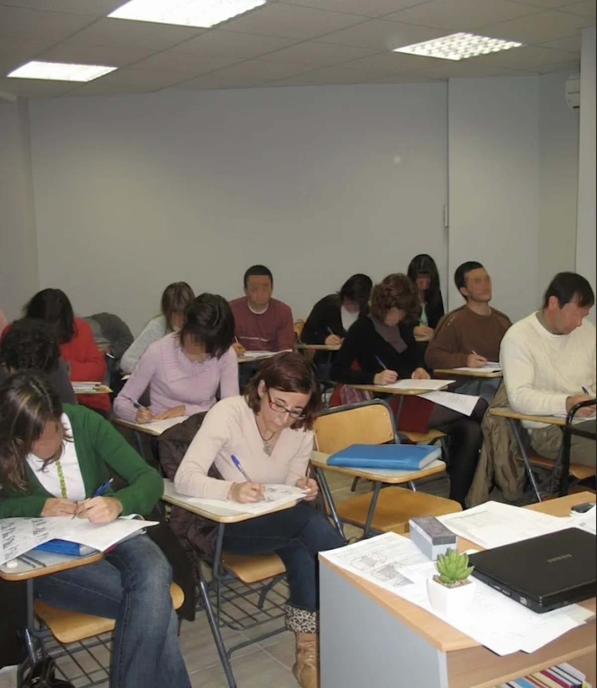 Clase presencial de oposiciones de FP